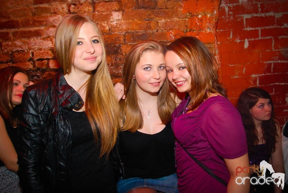 Clubbing în Escape,