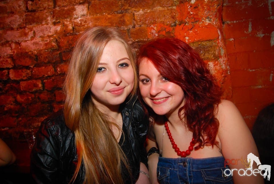 Clubbing în Escape,