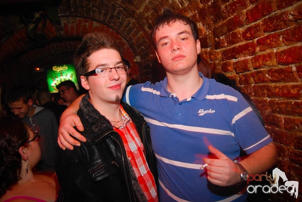 Clubbing în Escape,
