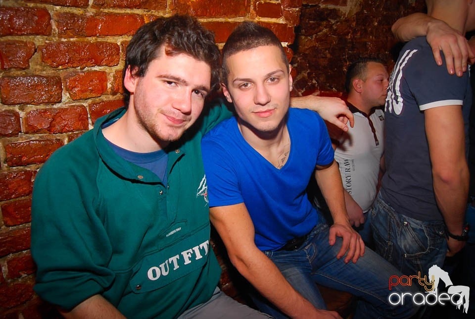 Clubbing în Escape,