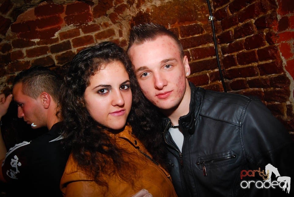 Clubbing în Escape,