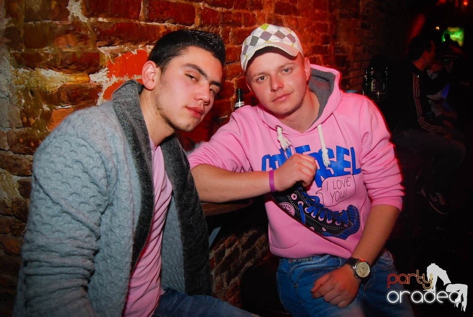 Clubbing în Escape,