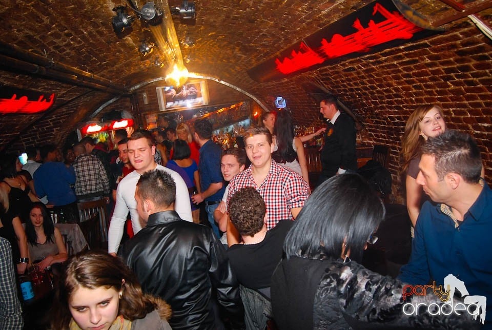 Clubbing în Escape,