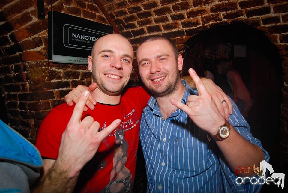 Clubbing în Escape,