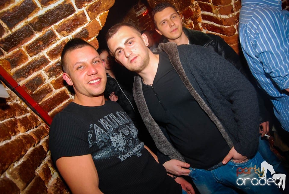 Clubbing în Escape,