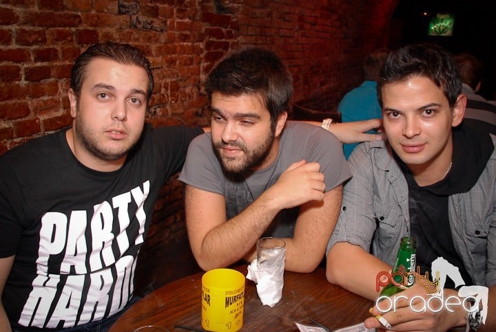 Clubbing în Escape, 