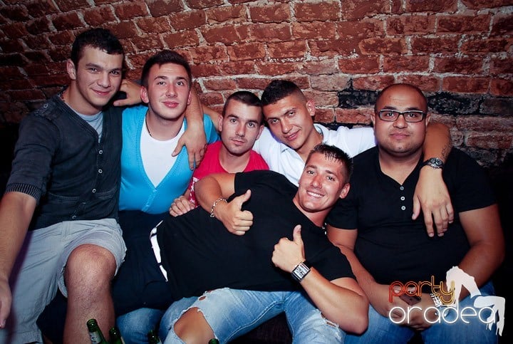 Clubbing în Escape, 