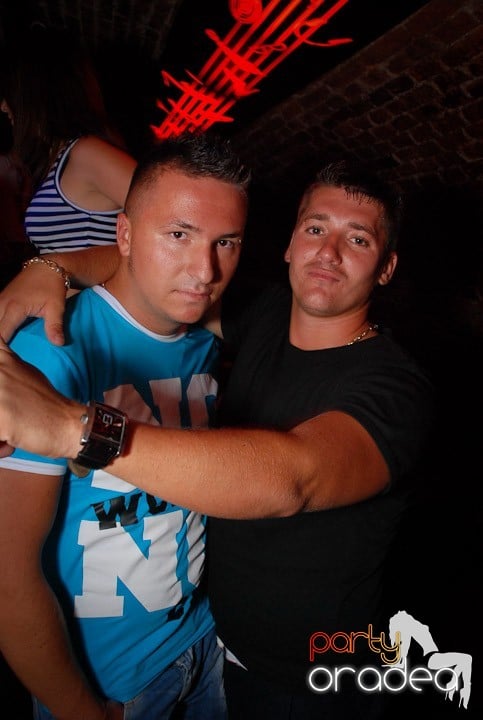 Clubbing în Escape, 