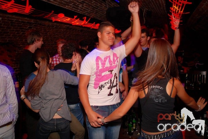 Clubbing în Escape, 