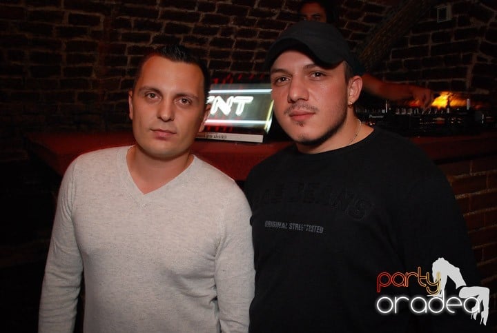 Clubbing în Escape, 