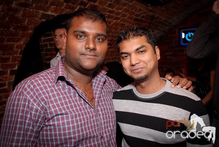 Clubbing în Escape, 