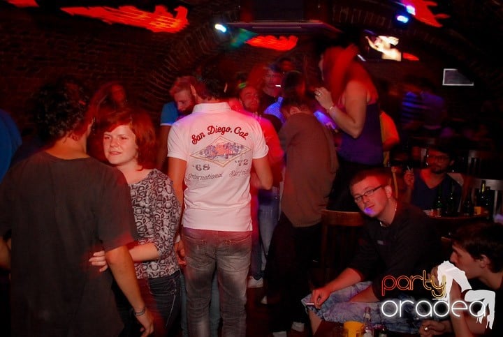 Clubbing în Escape, 