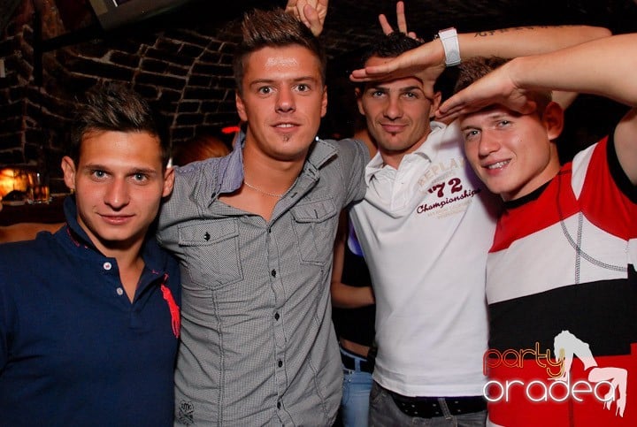 Clubbing în Escape, 