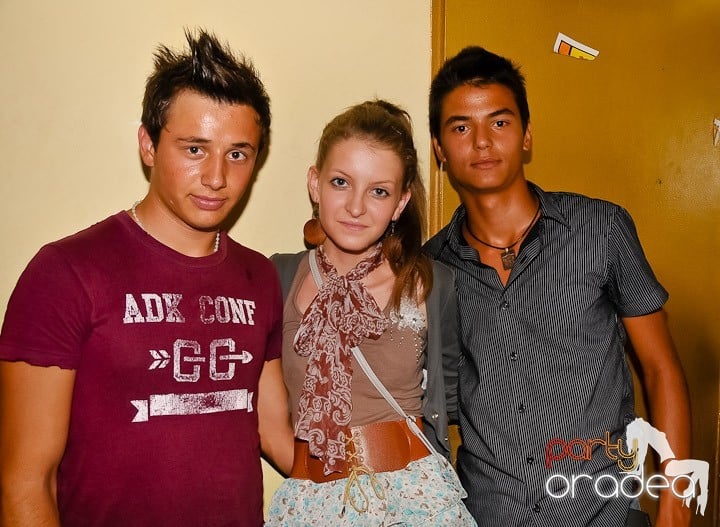 Clubbing la greu în Yellow Submarine, 