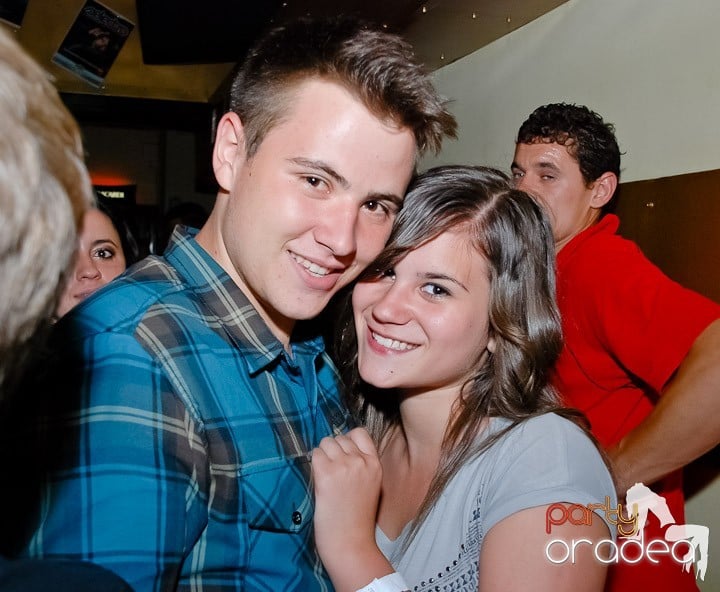 Clubbing la greu în Yellow Submarine, 