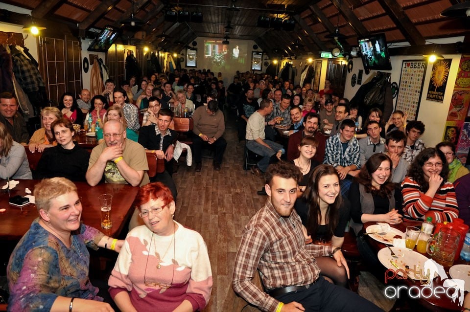 Comedianţii din Showder Klub în Queen's, Queen's Music Pub