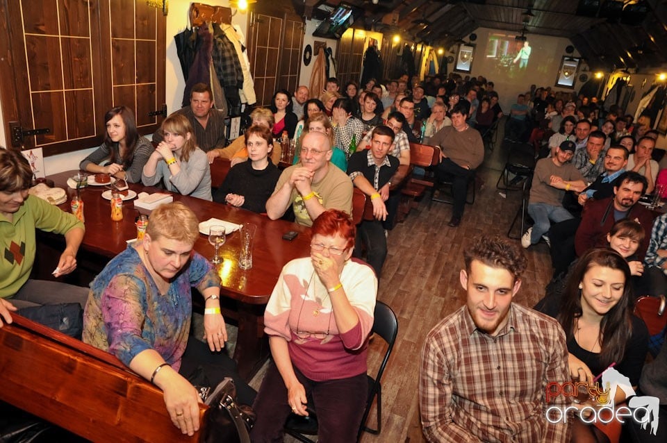 Comedianţii din Showder Klub în Queen's, Queen's Music Pub