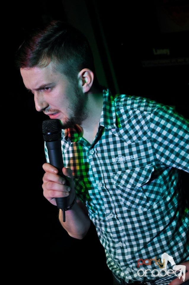 Comedianţii din Showder Klub în Queen's, Queen's Music Pub