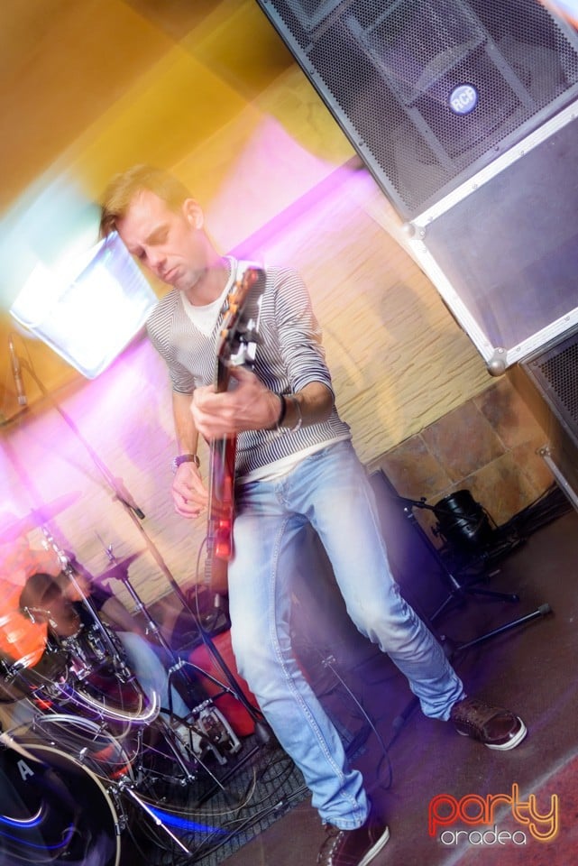 Concert caritabil - Bogdan Vlădău & Band, Downtown Paparazzi