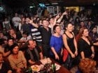 Concert Compact în Queen's Music Pub