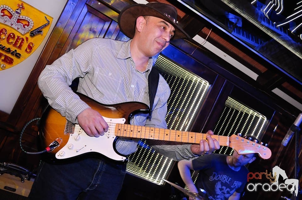 Concert Desperado în Queen's, Queen's Music Pub