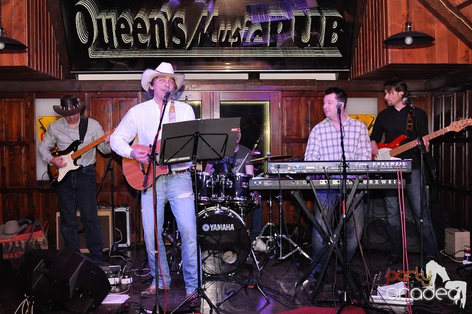 Concert Desperado în Queen's, Queen's Music Pub