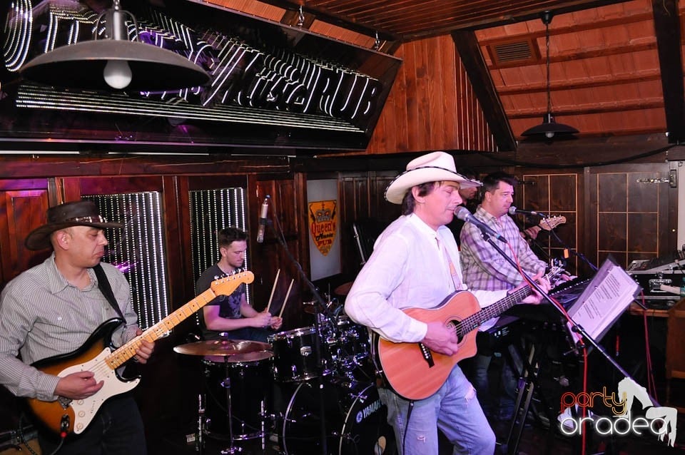 Concert Desperado în Queen's, Queen's Music Pub