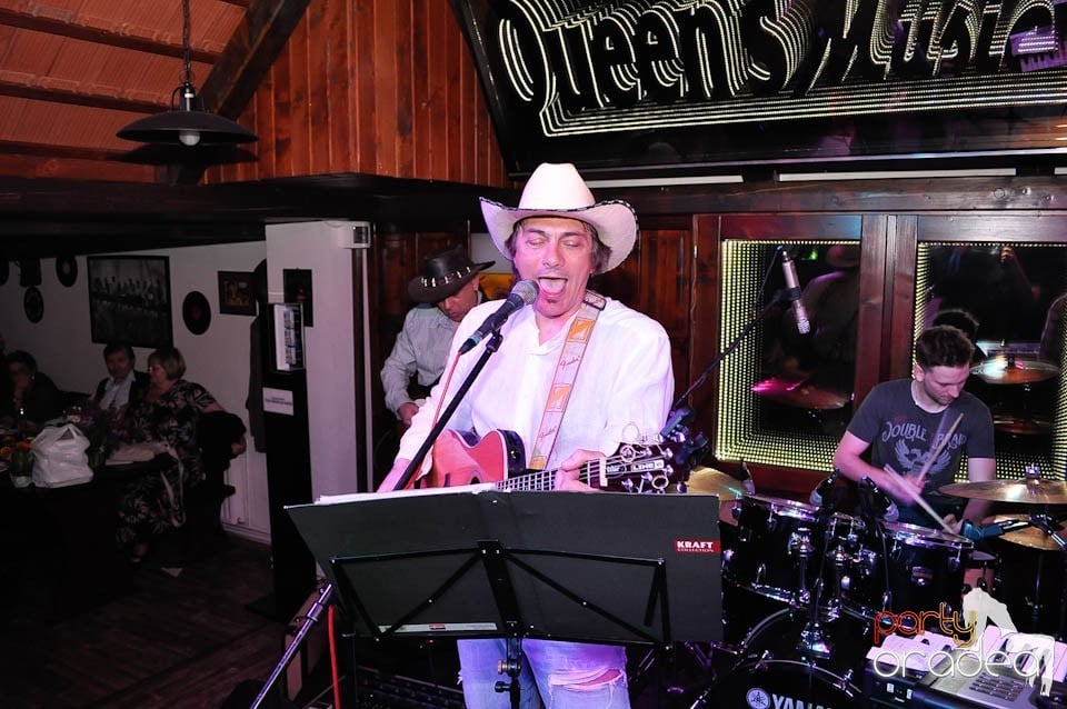 Concert Desperado în Queen's, Queen's Music Pub