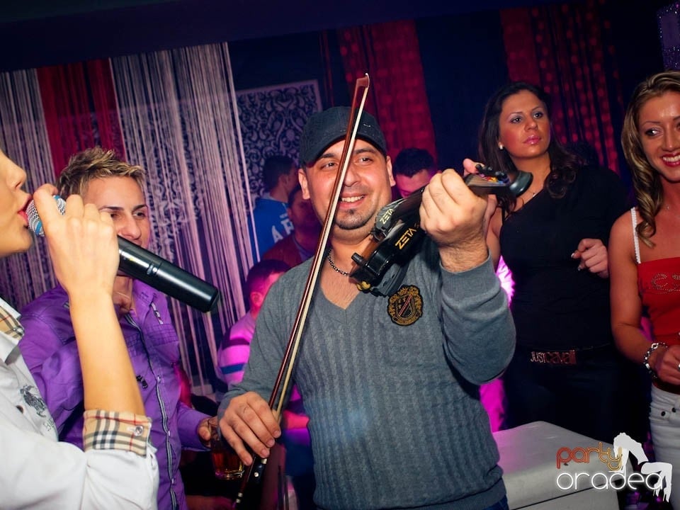 Concert Live cu Denisa în Club Life,