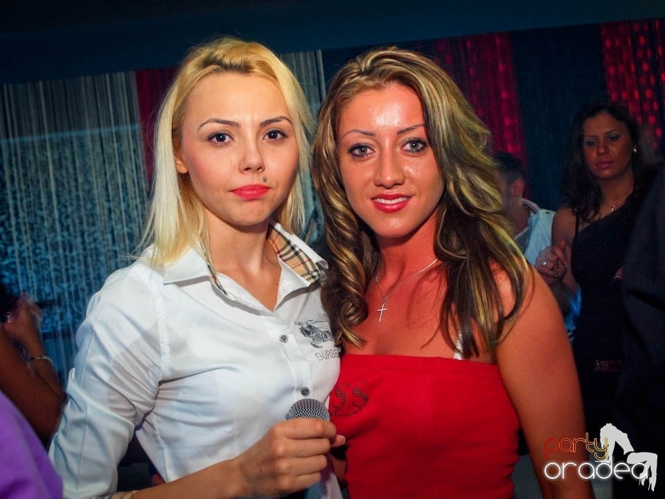 Concert Live cu Denisa în Club Life,