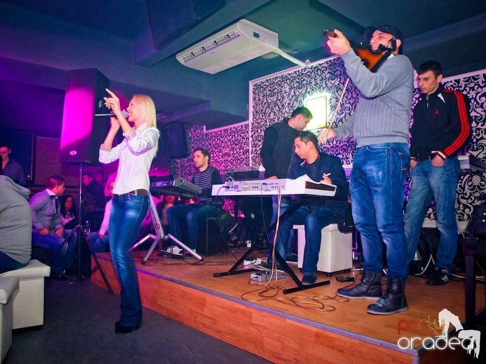 Concert Live cu Denisa în Club Life,