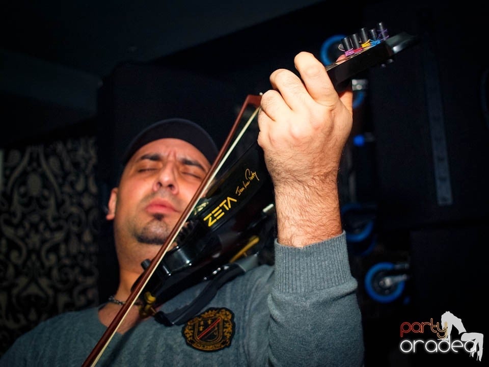 Concert Live cu Denisa în Club Life,