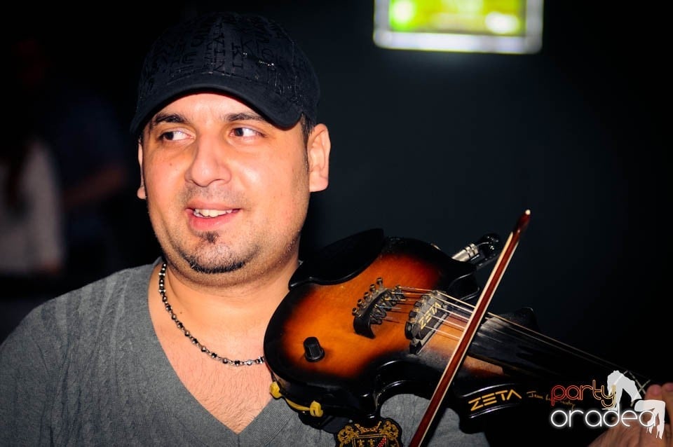 Concert Live cu Denisa în Club Life,