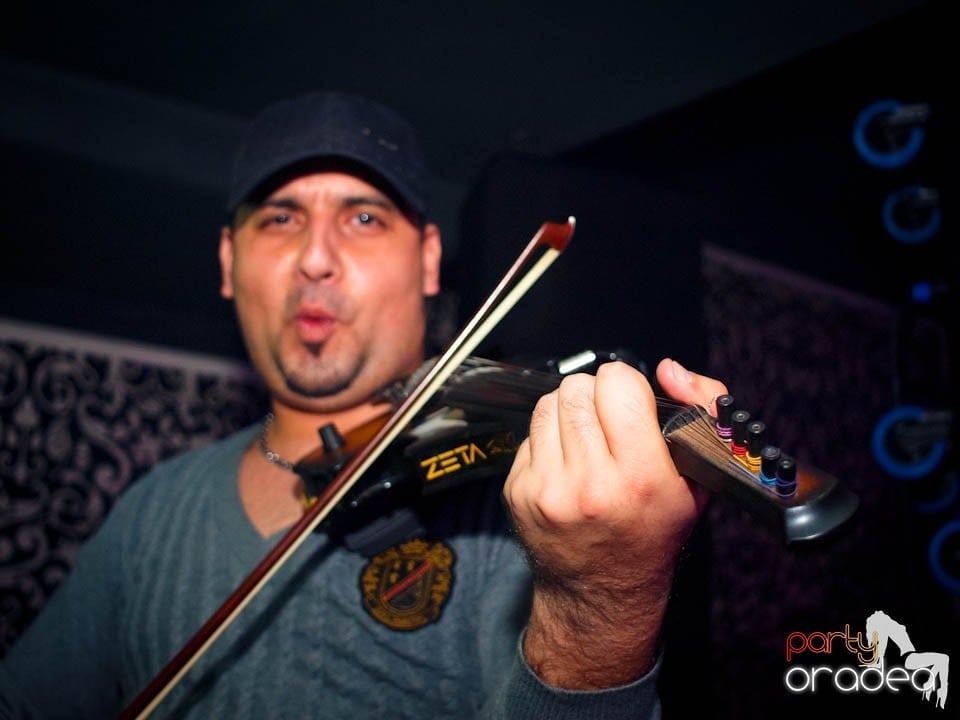 Concert Live cu Denisa în Club Life,