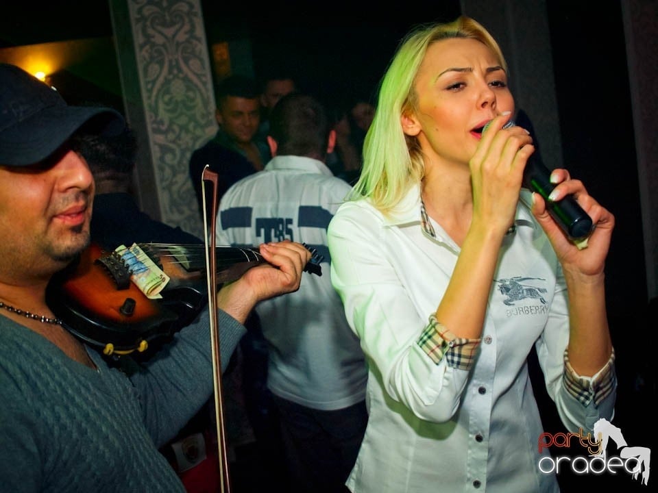 Concert Live cu Denisa în Club Life,
