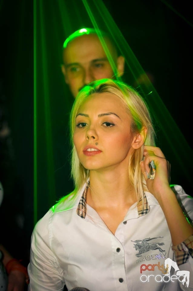 Concert Live cu Denisa în Club Life,