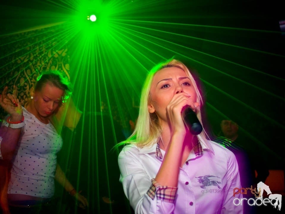 Concert Live cu Denisa în Club Life,