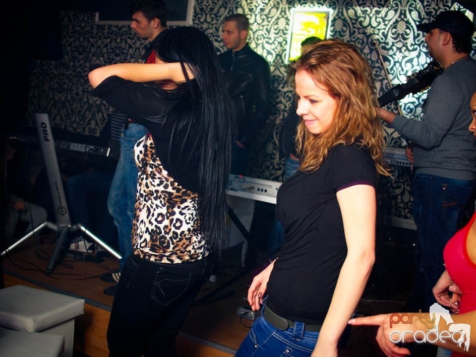 Concert Live cu Denisa în Club Life,