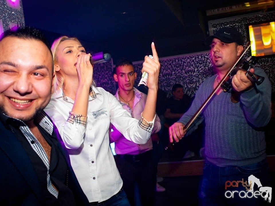 Concert Live cu Denisa în Club Life,