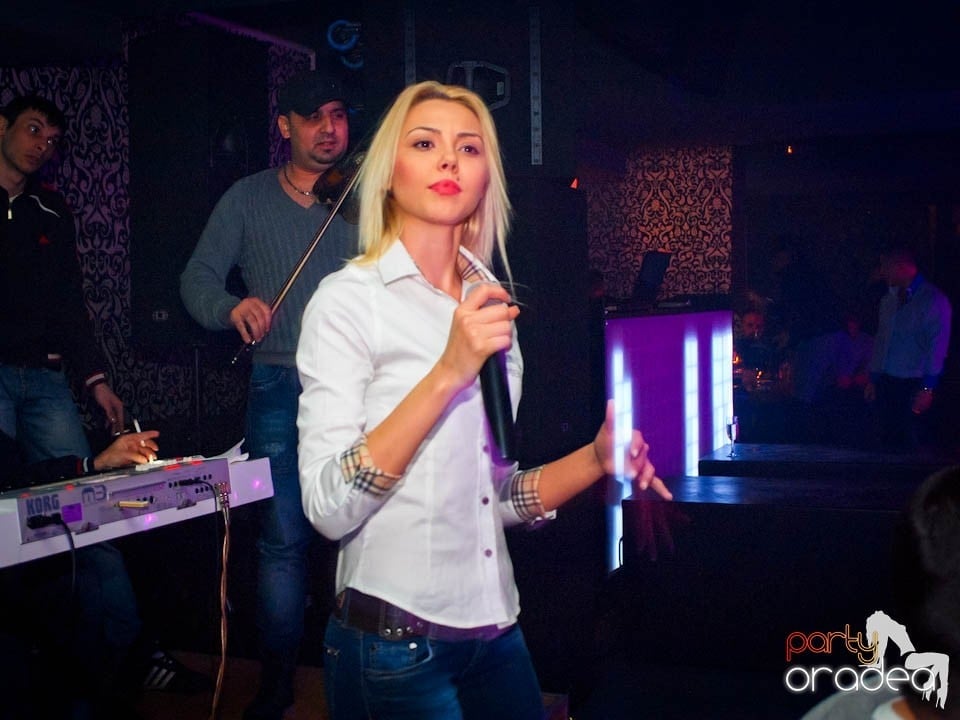 Concert Live cu Denisa în Club Life,