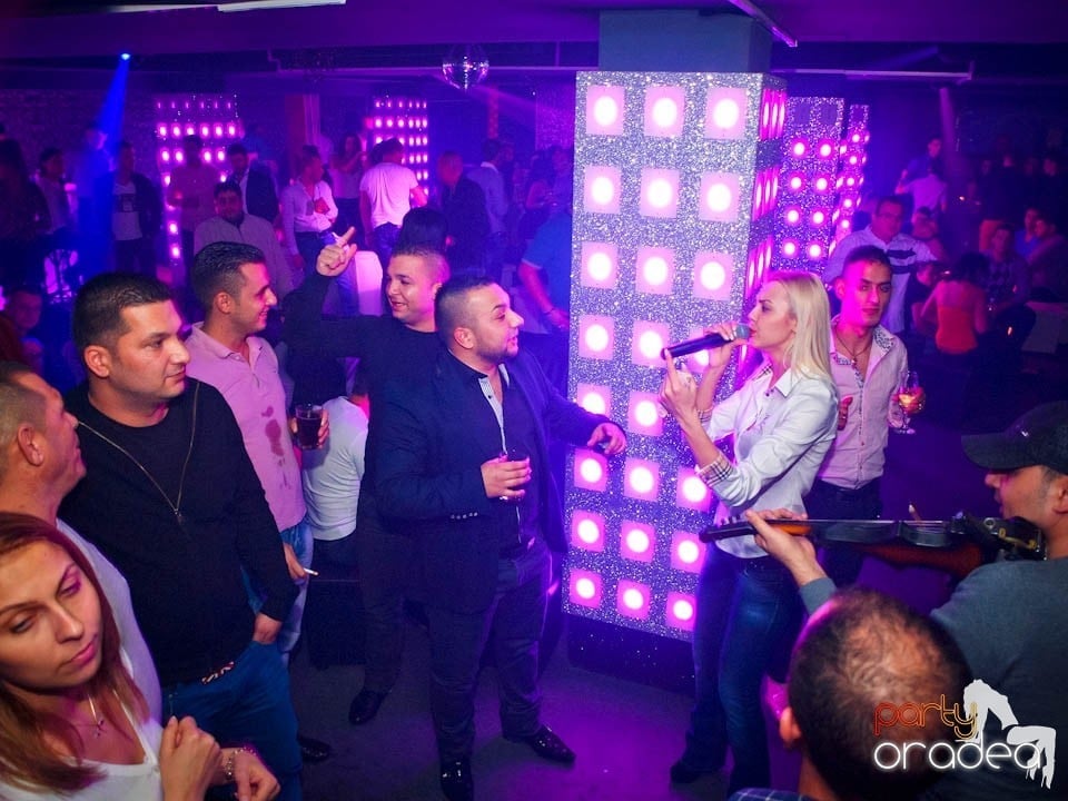 Concert Live cu Denisa în Club Life,