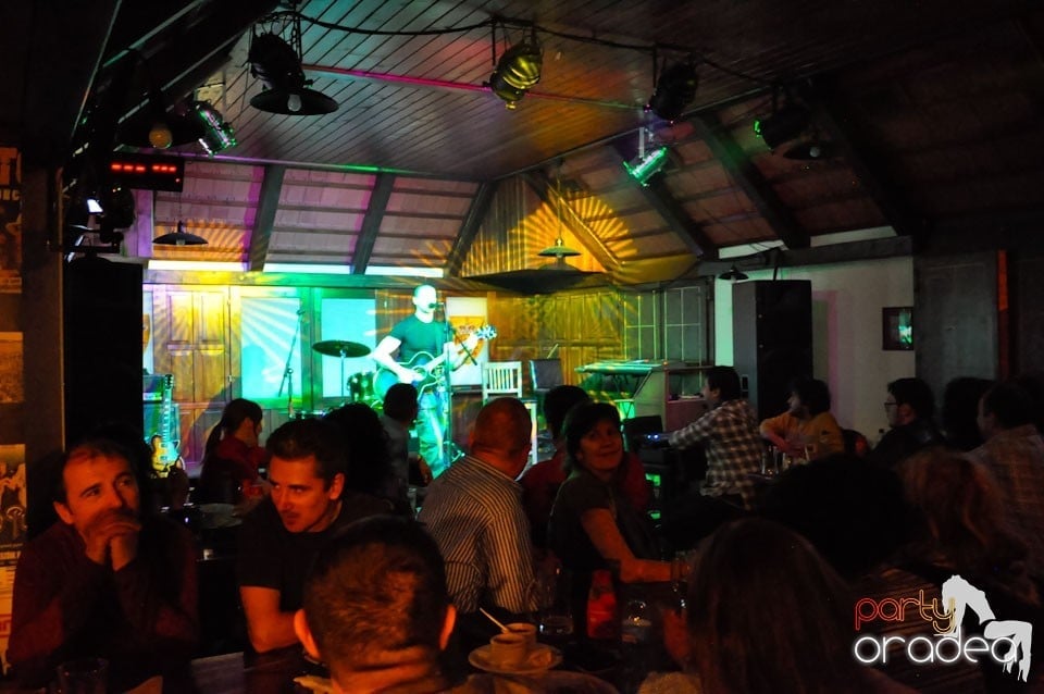 Concert Pavel Stratan în Queen's, Queen's Music Pub