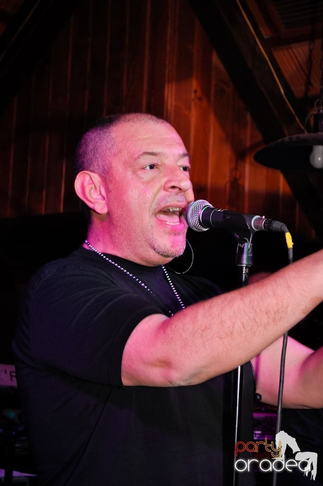 Concert Proconsul în Queen's, Queen's Music Pub