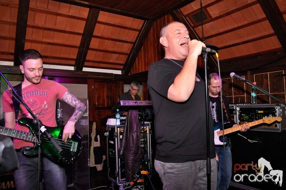 Concert Proconsul în Queen's, Queen's Music Pub