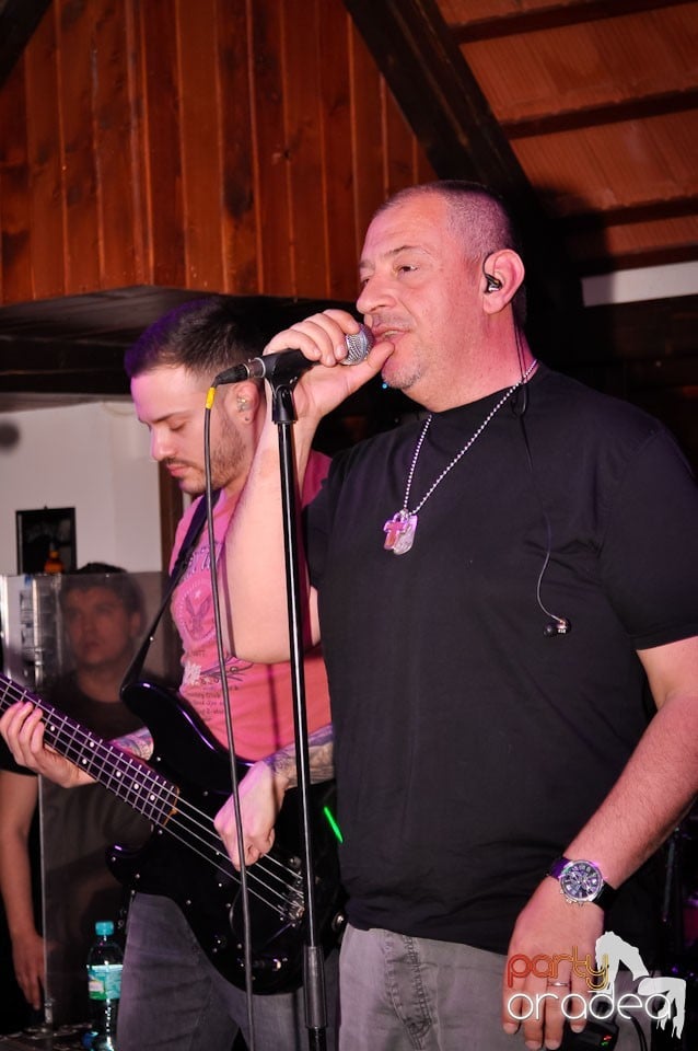 Concert Proconsul în Queen's, Queen's Music Pub