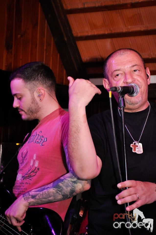 Concert Proconsul în Queen's, Queen's Music Pub