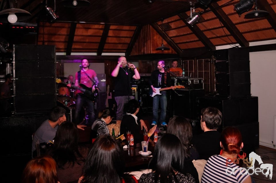 Concert Proconsul în Queen's, Queen's Music Pub