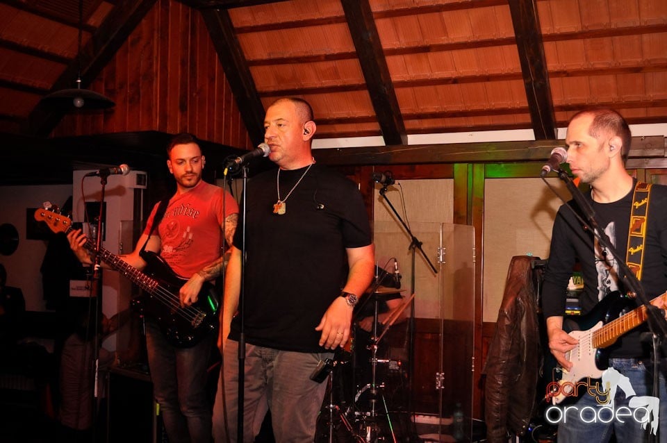 Concert Proconsul în Queen's, Queen's Music Pub