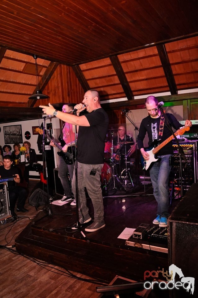 Concert Proconsul în Queen's, Queen's Music Pub