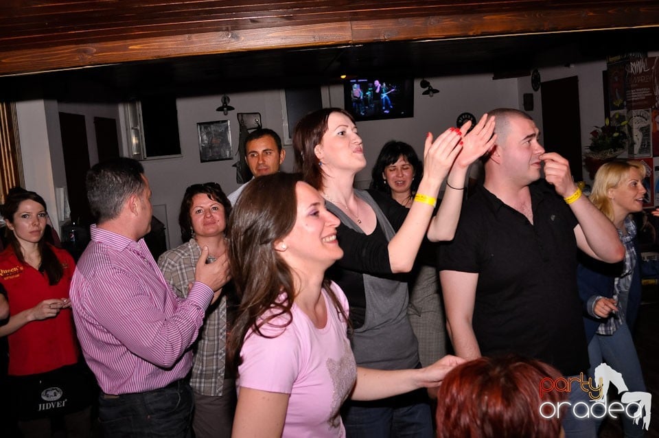 Concert Proconsul în Queen's, Queen's Music Pub